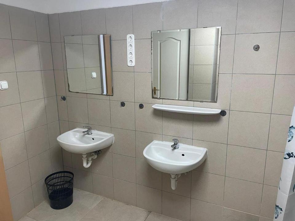 Viola Hostel Budapest Esterno foto