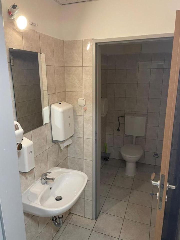 Viola Hostel Budapest Esterno foto